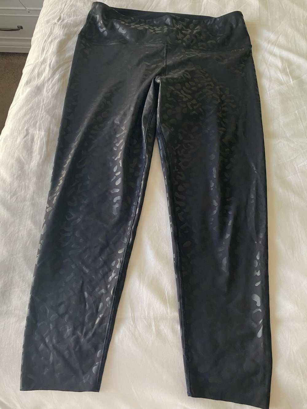 AR 33 Animal Print Leggings (size XL)